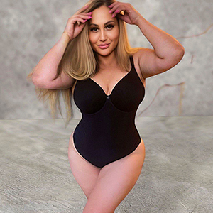 Escort Berlin Elite Frau Ronie intime Dates Verkehr mehrmals Privatmodelle
