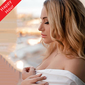 Berlins Escort Königin Dolly Kat blond bezaubernd liebt Vibratorspiele beim Sex