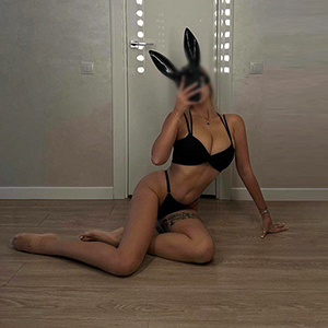 Escort in Berlin Manager Begleitung Asenja Sweet Sex Affäre Zungenküsse Privatmodelle
