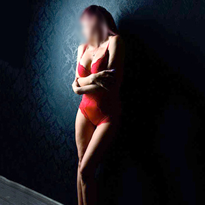 Sinnliche Anfängerin Itta spontan kennenlernen für Oral Sex mit Schutz Service über Escort Berlin